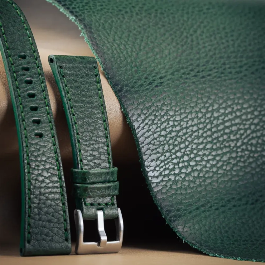 Skórzany pasek do zegarka 18mm – kolor zielony, wyraźna faktura i miękka struktura